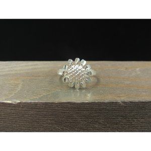 Size 6.25 Sterling Silver Sun Flower Band Ring